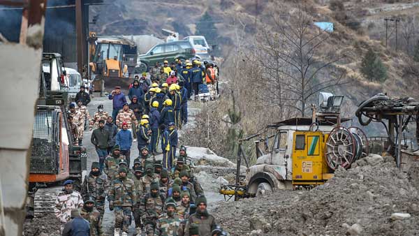 पर्यावरण असंतुलन से भी बढ़ रहा खतरा