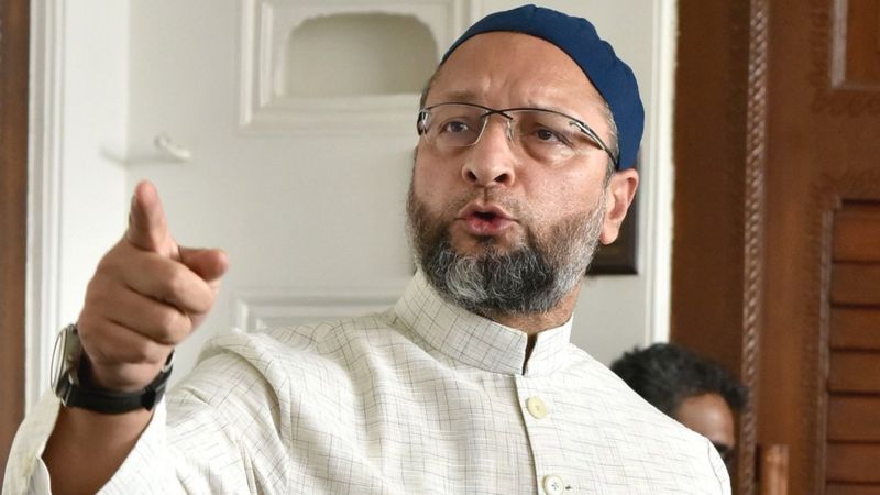 पश्चिम बंगाल चुनाव: असदुद्दीन ओवैसी मुसलमान युवाओं के एक तबके के लिए हीरो क्यों पश्चिम बंगाल चुनाव: असदुद्दीन ओवैसी मुसलमान युवाओं के एक तबके के लिए हीरो क्यों
