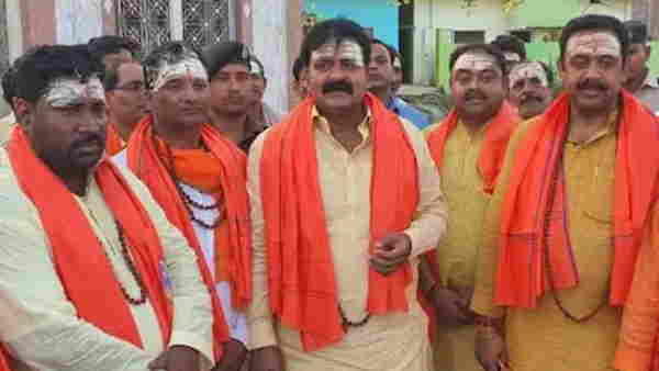 nitish cabinet minister jama khan picture viral on mahashivratri nitish cabinet minister jama khan picture viral on mahashivratri