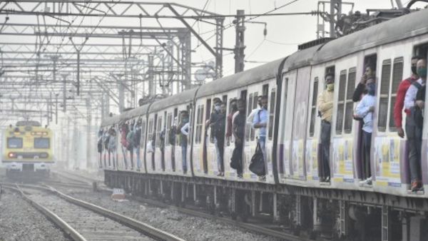 प्लेटफॉर्म टिकट की बिक्री शुरू