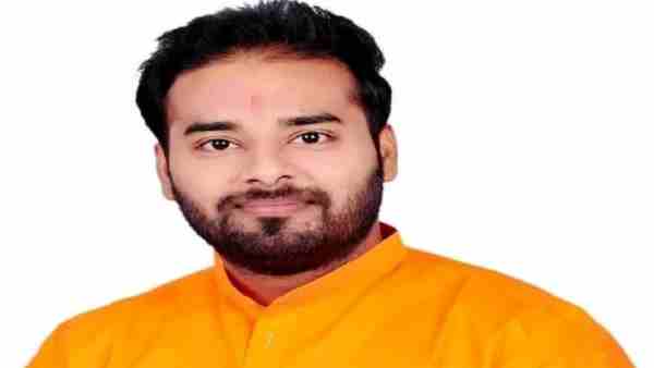 Ghaziabad News: Karni army chief suraj pal amu son dies in suspicious condition Ghaziabad News: Karni army chief suraj pal amu son dies in suspicious condition