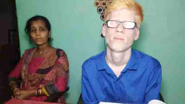 Barabanki News: mother washes utensils in home son Ankit Patel top in jee main exam Barabanki News: mother washes utensils in home son Ankit Patel top in jee main exam