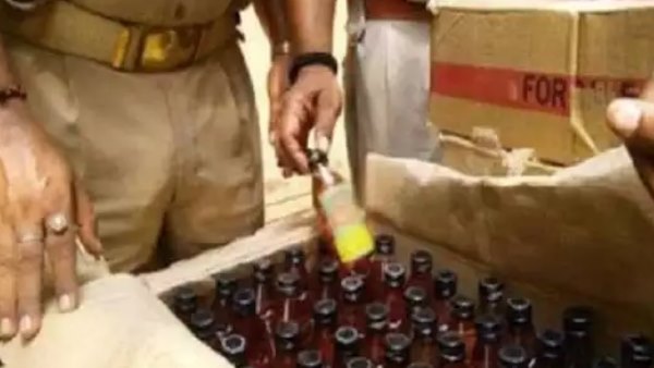 ballia police seized liquor worth rs 40 lakh before panchayat election ballia police seized liquor worth rs 40 lakh before panchayat election