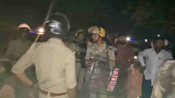 Barabanki News: Four policemen injured in a dispute over a religious site Barabanki News: Four policemen injured in a dispute over a religious site