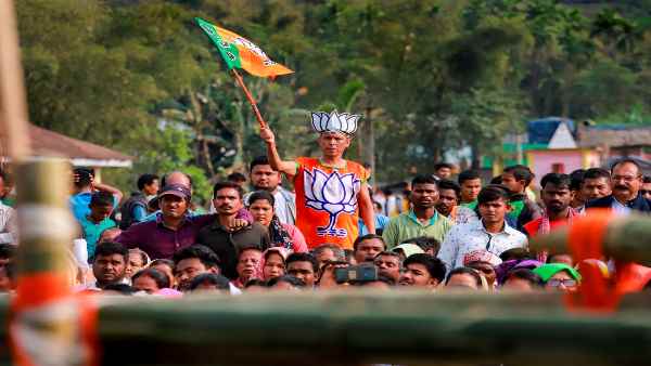 बंगाल में भाजपा किस ट्रेंड पर करे भरोसा ?