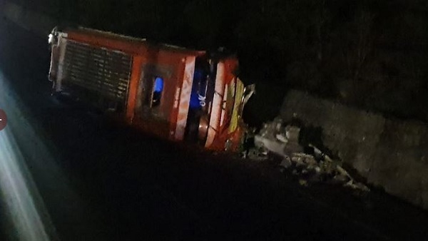 Jammu and Kashmir: A bus on way from Doda to Jammu met with an accident ,12 persons injured Jammu and Kashmir: A bus on way from Doda to Jammu met with an accident ,12 persons injured
