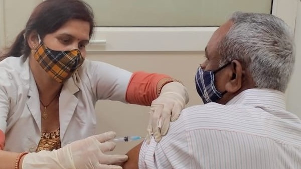 सरकार ने किया बड़ा ऐलान- 1 अप्रैल से 45 साल से उपर हर किसी को लगेगा कोरोना वैक्सीन सरकार ने किया बड़ा ऐलान- 1 अप्रैल से 45 साल से उपर हर किसी को लगेगा कोरोना वैक्सीन