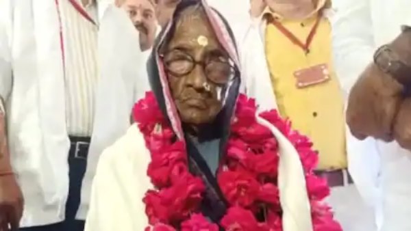 109 year old Ram Dulhaiya from Jalaun get coronavirus vaccine 109 year old Ram Dulhaiya from Jalaun get coronavirus vaccine