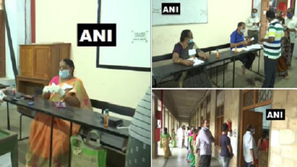 AP Municipal Elections:नगर निगम चुनाव के लिए मतदान जारी AP Municipal Elections:नगर निगम चुनाव के लिए मतदान जारी