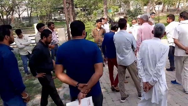 A Sanskrit teacher in the Kaithal district of Haryana ran away killing his wife. Kaithal news A Sanskrit teacher in the Kaithal district of Haryana ran away killing his wife. Kaithal news