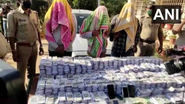 Three person from Chhattisgarh arrested with fake currencies of crores Three person from Chhattisgarh arrested with fake currencies of crores