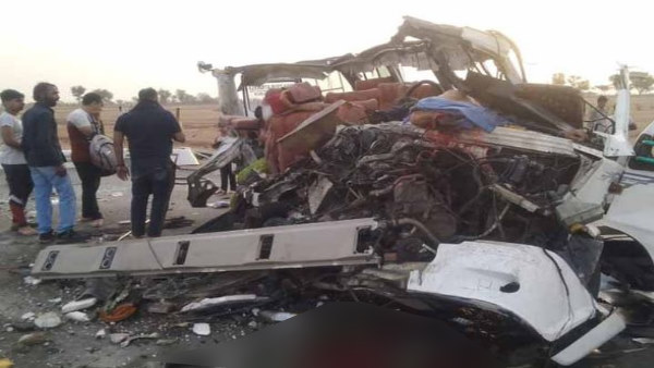 Trolla and bus accident in Jodhpurs village Gadna, five tourists from Delhi died Trolla and bus accident in Jodhpurs village Gadna, five tourists from Delhi died