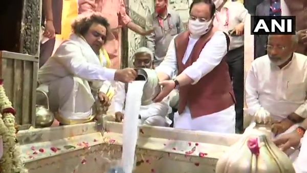 bjp chief jp nadda and cm yogi adityanath offer prayers at kashi vishwanath temple bjp chief jp nadda and cm yogi adityanath offer prayers at kashi vishwanath temple