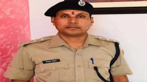 ऑफिस टाइम के बाद मिलने का दबाव बनाया