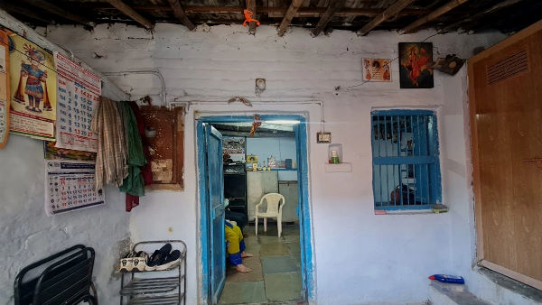 किरीट परमार ने मां-पिता व भाई को खोया