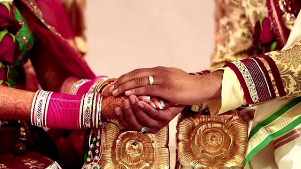 Gehlot government decision against cbal vivah, bride and groom DOB printed on wedding card Gehlot government decision against cbal vivah, bride and groom DOB printed on wedding card