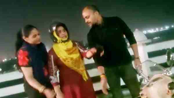 Lucknow News: woman clashed with up police after challan Lucknow News: woman clashed with up police after challan
