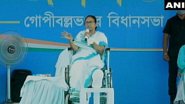 West Bengal cm Mamata Banerjee Alerts TMC Workers aboutEVMs Rigging by BJP on Voting Days West Bengal cm Mamata Banerjee Alerts TMC Workers aboutEVMs Rigging by BJP on Voting Days