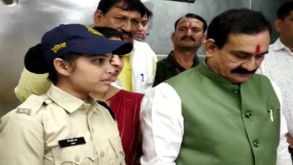 Constable Meenakshi became one day Home Minister of Madhya Pradesh on Womens Day Constable Meenakshi became one day Home Minister of Madhya Pradesh on Womens Day