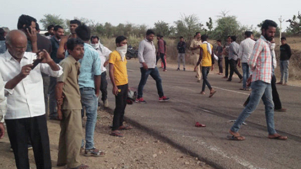 Nagaur Accident : Uncontrolled bus collided with bike, death of parents and two children Nagaur Accident : Uncontrolled bus collided with bike, death of parents and two children