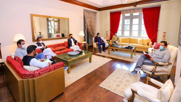 क्वारंटाइन नहीं है पाक पीएम इमरान खान