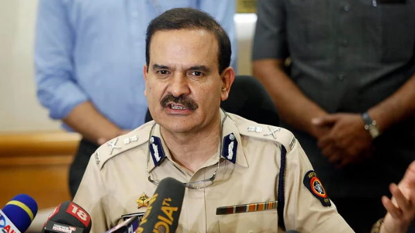Maharashtra CMO No signature, Param Bir Singhs letter not sent from official email ID Maharashtra CMO No signature, Param Bir Singhs letter not sent from official email ID
