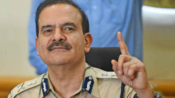 मुंबई के पूर्व कमिश्नर परमबीर सिंह की अर्जी पर सुनवाई से SC ने किया इनकार, पहुंचे हाईकोर्ट मुंबई के पूर्व कमिश्नर परमबीर सिंह की अर्जी पर सुनवाई से SC ने किया इनकार, पहुंचे हाईकोर्ट