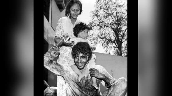 अमिताभ बच्चन ने बेटे अभिषेक संग की ये फोटो की शेयर