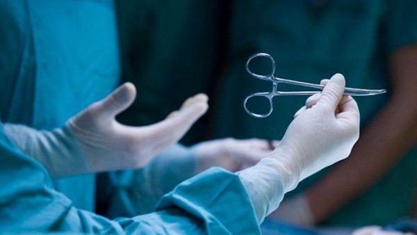 सरकारी अस्पताल में डॉक्टर्स हैरान