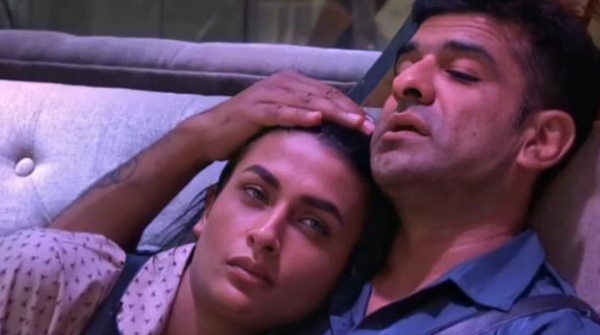 एजाज और पवित्रा अपने रिश्ते को और वक्त देना चाहते हैं