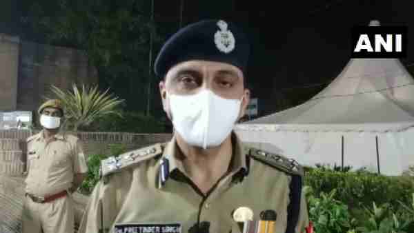 Kanpur News: A sub inspector & a head constable were injured when a group of men attacked Kanpur News: A sub inspector & a head constable were injured when a group of men attacked