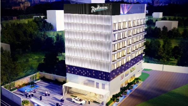 lucknow Radisson hotel sealed after 9 kitchen staff test Covid positive lucknow Radisson hotel sealed after 9 kitchen staff test Covid positive