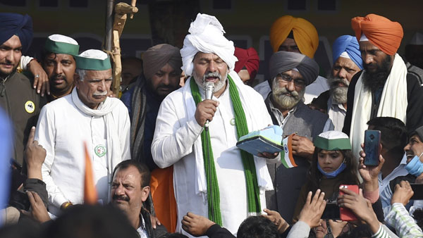 नंदीग्राम में बोले टिकैत, अब संसद में फसल बेचने की तैयारी में किसान, दिल्ली में फिर दाखिल होंगे ट्रैक्टर नंदीग्राम में बोले टिकैत, अब संसद में फसल बेचने की तैयारी में किसान, दिल्ली में फिर दाखिल होंगे ट्रैक्टर