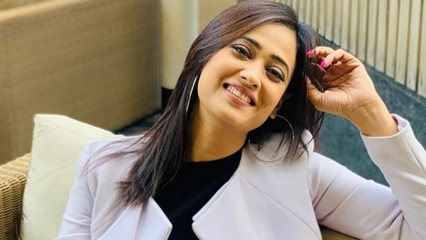 'एक औरत की इमेज खराब करने में क्या लगता है'