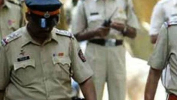 Prayagraj: एसटीएफ से मुठभेड़ में अंसारी गैंग के दो शूटर ढेर Prayagraj: एसटीएफ से मुठभेड़ में अंसारी गैंग के दो शूटर ढेर