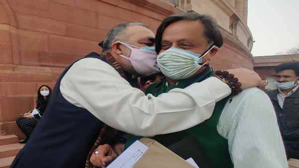 Shashi Tharoor replies to Giriraj Singh about Rahul Gandhis comment on fisheries ministry Shashi Tharoor replies to Giriraj Singh about Rahul Gandhis comment on fisheries ministry