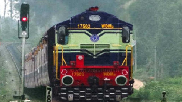32 स्थानों पर ट्रेन सेवाएं प्रभावित: भारतीय रेलवे 32 स्थानों पर ट्रेन सेवाएं प्रभावित: भारतीय रेलवे