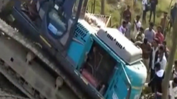 Train Accident today In Bihar: Janki Express clash with JCB Near Nayanagar Samastipur Train Accident today In Bihar: Janki Express clash with JCB Near Nayanagar Samastipur