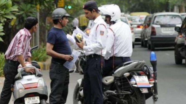 अवैध रूप से वसूले जाते हैं पैसे: प्रमोद कुमार