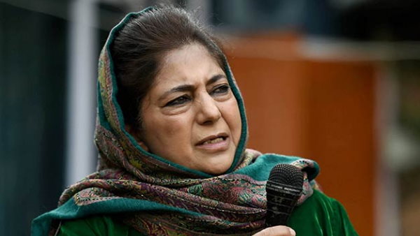 Jammu and Kashmir HC rejects Mehbooba Mufti petition demanding passport Jammu and Kashmir HC rejects Mehbooba Mufti petition demanding passport