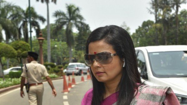 West Bengal assembly elections 2021:TMC delegation met EC with many complaints,Mahua Moitra said the party has full confidence in the poll panel West Bengal assembly elections 2021:TMC delegation met EC with many complaints,Mahua Moitra said the party has full confidence in the poll panel