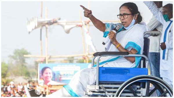 CM ममता ने अधिकारी को बताया गद्दार और खुद को बोला गधा CM ममता ने अधिकारी को बताया गद्दार और खुद को बोला गधा