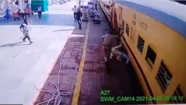 राजस्थान के सवाई माधोपुर स्टेशन का वीडियो