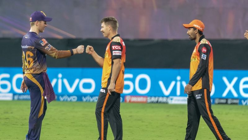 आईपीएल: हरभजन मैदान में उतरे लेकिन एक ही ओवर क्यों किया? आईपीएल: हरभजन मैदान में उतरे लेकिन एक ही ओवर क्यों किया?