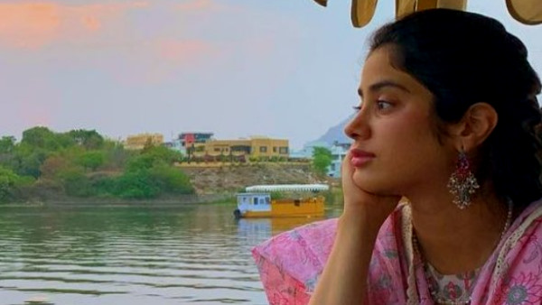 Actress Janhvi Kapoor boating in Pichola lake in Udaipur Rajasthan Actress Janhvi Kapoor boating in Pichola lake in Udaipur Rajasthan