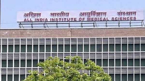 दिल्ली में बेकाबू होते कोरोना के बीच 10 अप्रैल से AIIMS में होगी केवल अर्जेंट सर्जरी दिल्ली में बेकाबू होते कोरोना के बीच 10 अप्रैल से AIIMS में होगी केवल अर्जेंट सर्जरी
