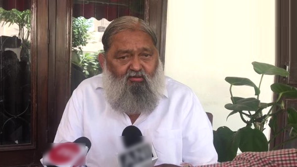 Haryana Health Minister Anil Vij on Remdesivir injections, says- Chemists informed to check Aadhar card Haryana Health Minister Anil Vij on Remdesivir injections, says- Chemists informed to check Aadhar card