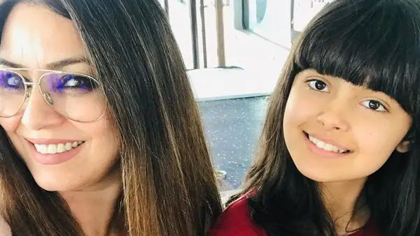 बेटी के साथ फोटो शेयर करती रहती हैं महिमा