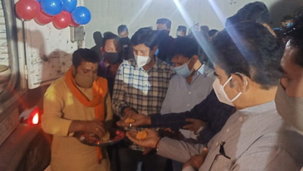 महामारी के बीच फोटो खिंचाने का शौक