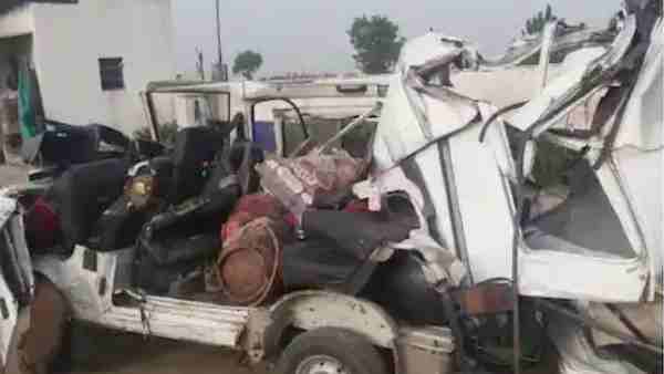 Bulandshahr News: Three migrant workers died in road accident Bulandshahr News: Three migrant workers died in road accident